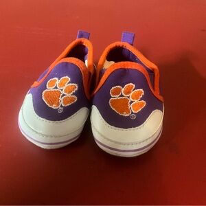 Team Sports size 3 Clemson baby shoes